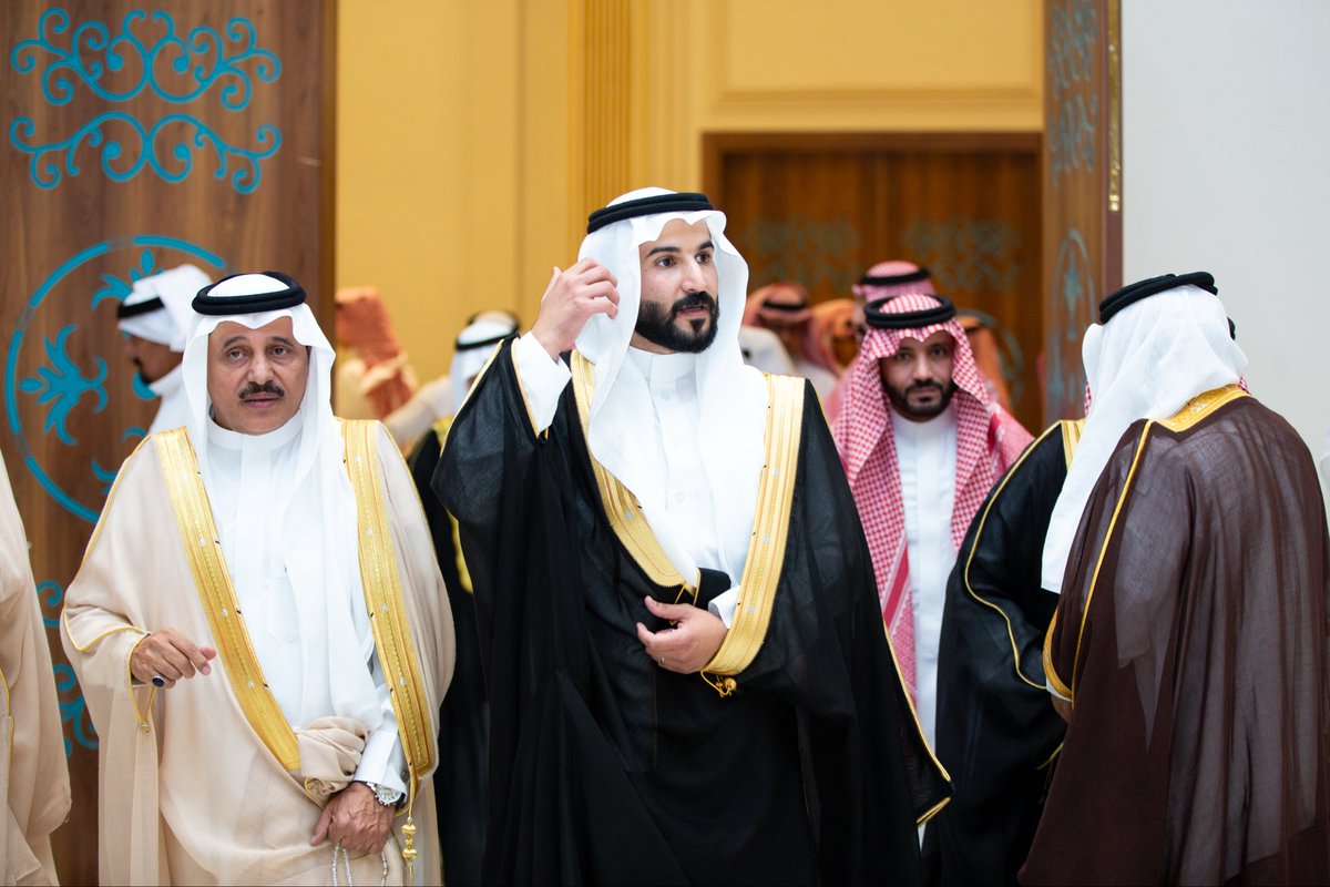 o_amri_o's tweet photo. الحمد لله الذي بنعمتهِ تتم الصالحات وبشكره تدوم النعم تم زواج ابني الدكتور علي بن عبدالله العمري بحضور لفيف من الاخوان والأحبة الكرام الذين زادو من بهجة المناسبه وازدانت بهِ أفراحنا نسأل الله العلي القدير ان يبني بيته على الطاعه وان يرزقه الذرية الصالحه ودامت الافراح لدى الجميع. https://t.co/e2QJzMWfpc
