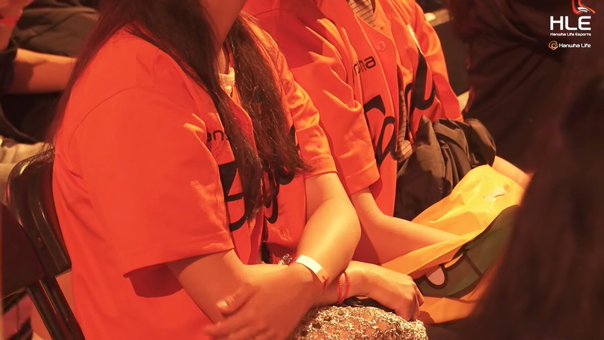 magukive's tweet photo. thank you for supporting hle!! 🥹🧡 https://t.co/v5Z2iPUBnf