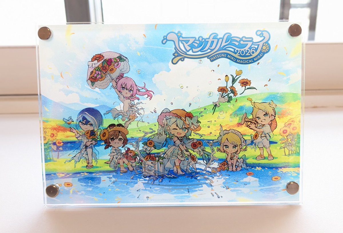 前回揃ってなかった特典が届いてました 右側のブロマイド2種と缶バッジ