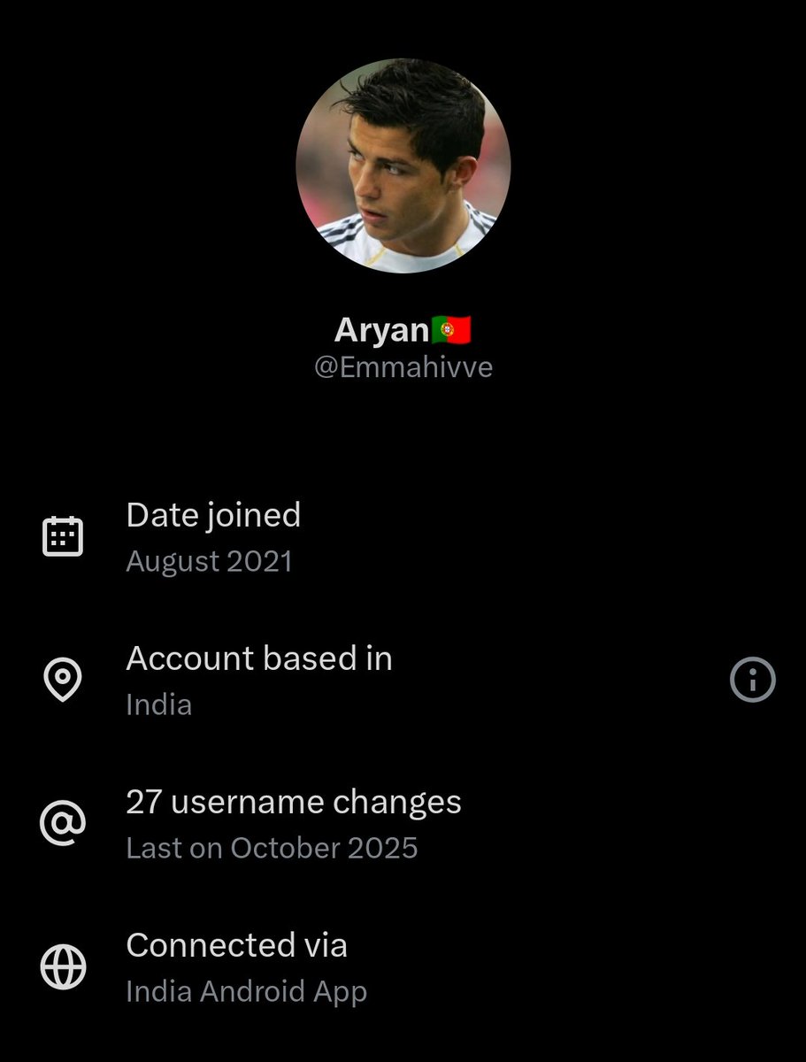 Amy_roben's tweet photo. @Emmahivve The guy who changed 27 usernames in the last one year is actually a twitter whore. https://t.co/96iCjYsaqb