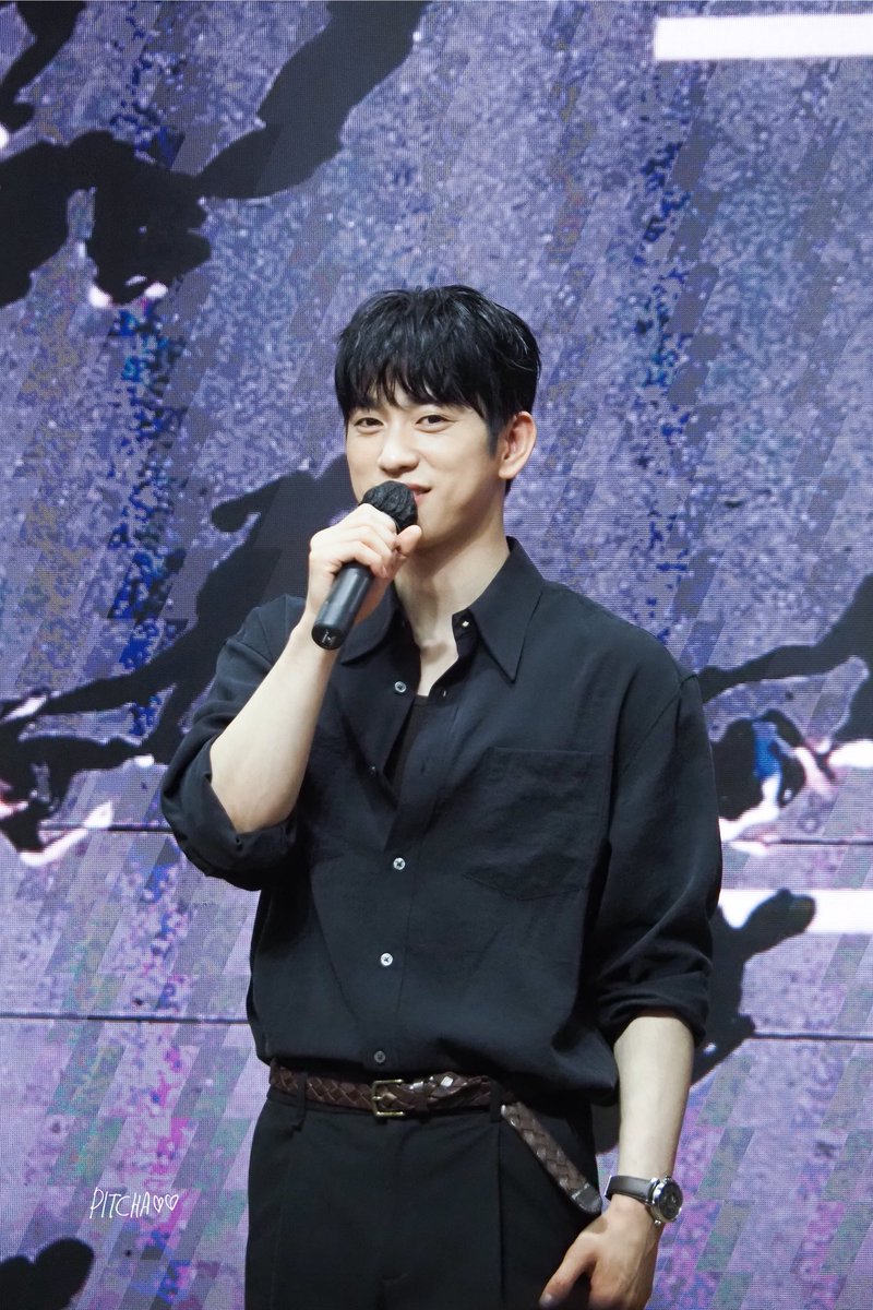 peachynyoungi's tweet photo. 260621 Makestar Fansign

Happy Friyayyy!🍑

#SaidandDone #EVERLOVE
#박진영 #ParkJinyoung @JINYOUNG https://t.co/BoiT3mRA1a