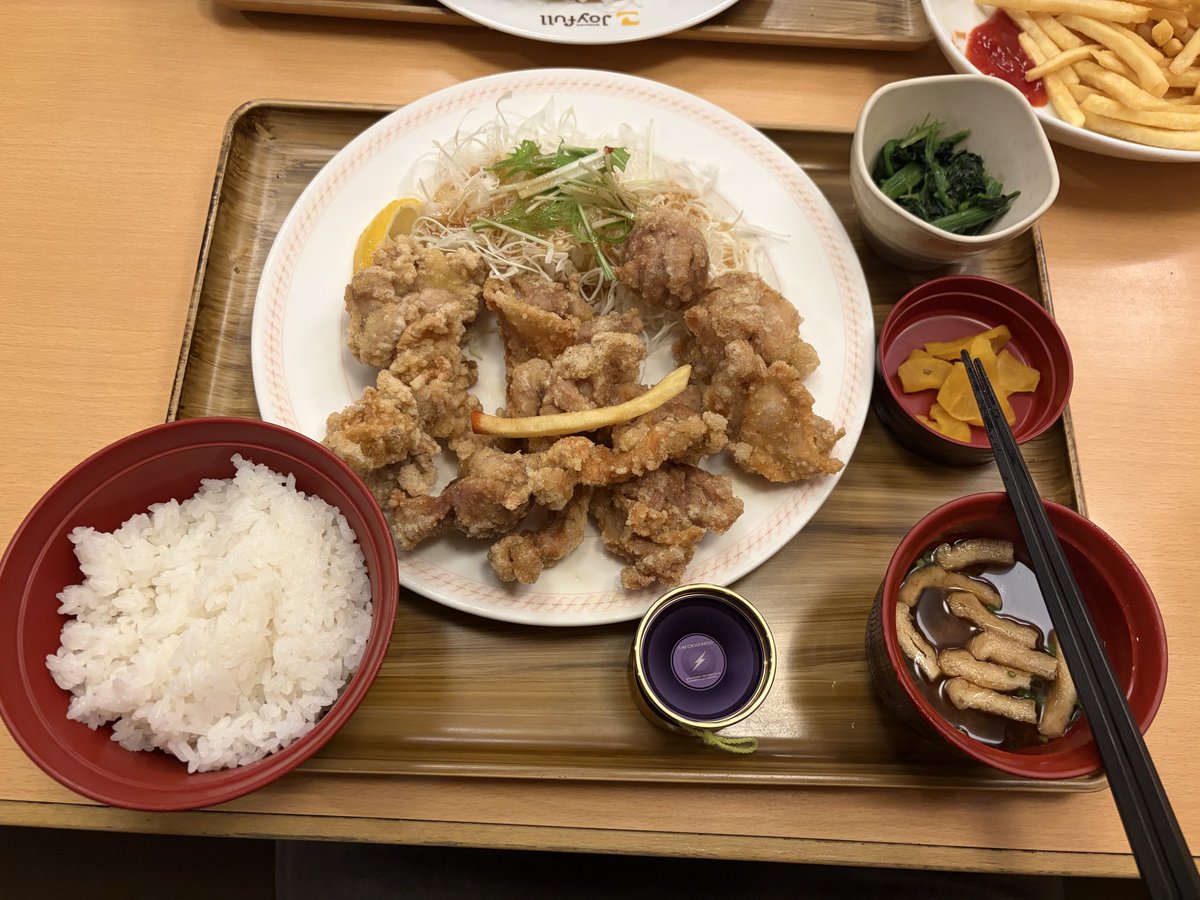 RAISUDES's tweet photo. やっと地元🫠やっとご飯🍚このご飯の量は息子です。 https://t.co/TwhCfiSu4r