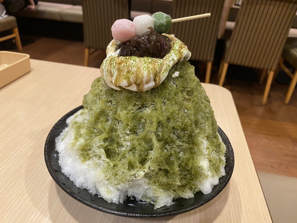 kinnzitou's tweet photo. #抹茶黒蜜　#純氷かき氷  #ガスト https://t.co/ZOG4AyWE8B