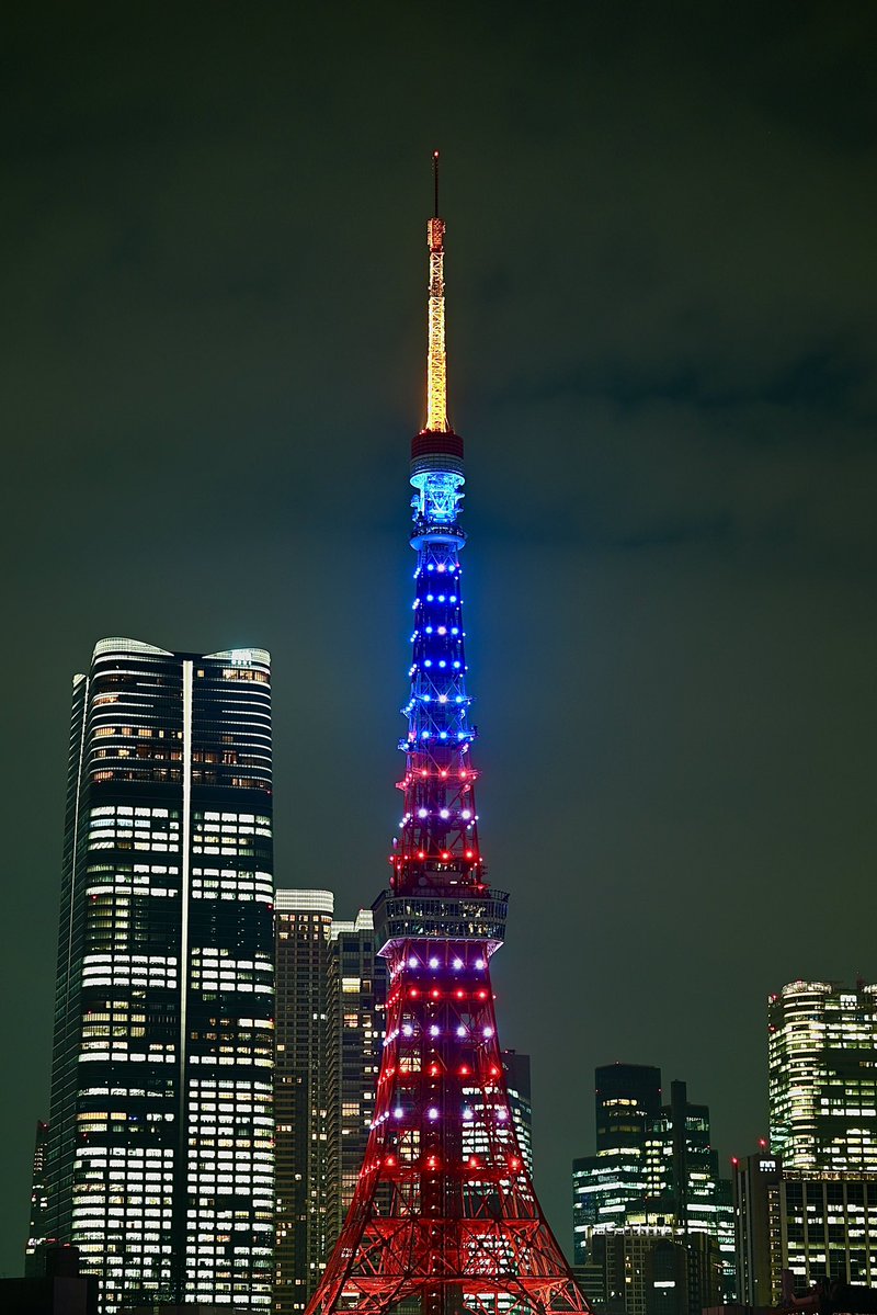 towerup_tw's tweet photo. 今日の東京タワーは星条旗カラー🇺🇸

今夜は「アメリカ建国250周年記念 東京タワー星条旗カラーライトアップ」が点灯しています。 https://t.co/57suBbIY8J