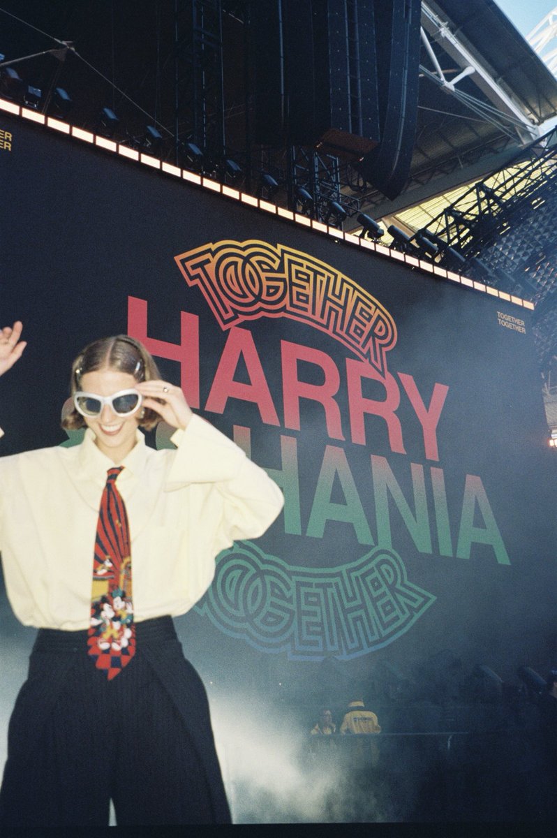 louloveslouies's tweet photo. hi @HSHQ !!! i’d love to be photographer occasionally tonight. i’m going with my friends and we always capture the most special moments!!! it’d mean the world 🪩🕺🏻 https://t.co/uKhC2PLQZf