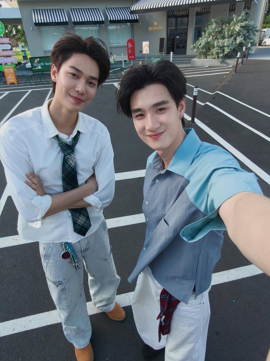 teevithe's tweet photo. akhirnya dapet yang bener bener HD dari sumbernya langsung DEWTEE PACARAN INI MAH😭😭😭 https://t.co/KVJi37m87P