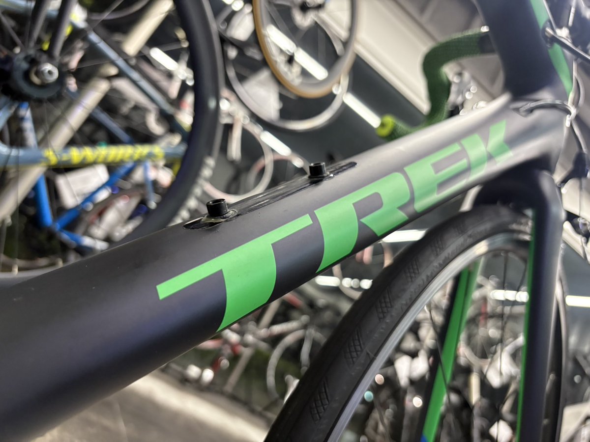 cycly_simada's tweet photo. 商品紹介

トレック  EMONDA  SL  5  2018年モデル

軽量と剛性に優れたフルカーボンロードバイク‼︎

島田橋店にて販売中でございます🙇‍♂️

https://t.co/r3Tap5wxVr https://t.co/q47FixBpsw