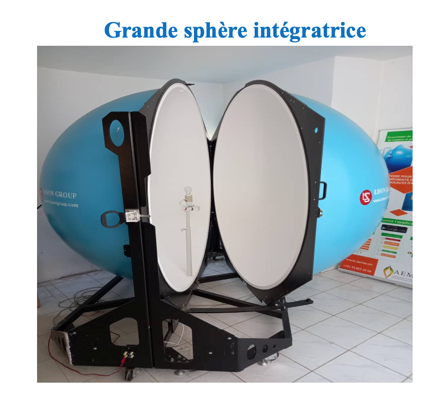 aemesenegal's tweet photo. 𝐋𝐞 𝐋𝐚𝐛𝐨𝐫𝐚𝐭𝐨𝐢𝐫𝐞 𝐍𝐚𝐭𝐢𝐨𝐧𝐚𝐥 𝐬𝐮𝐫 𝐥’𝐄𝐜𝐥𝐚𝐢𝐫𝐚𝐠𝐞 (𝐋𝐍𝐄) de l’AEME.

🔰 Découvrer le Laboratoire National sur l'Éclairage (LNE).

Le Laboratoire National de l'Éclairage de l'AEME (Agence pour l'Économie et la Maîtrise de l'Énergie), joue un rôle crucial dans la réglementation du marché de l'éclairage au Sénégal.

✅ 𝐌𝐢𝐬𝐬𝐢𝐨𝐧 : veiller à ce que seuls les lampes et lampadaires conformes aux normes de performance énergétique soit mis à la consommation sur le territoire national.

📈 𝐁𝐢𝐥𝐚𝐧 𝟐𝟎𝟐𝟓 :

🔰 𝟐𝟒𝟐 𝐜𝐞𝐫𝐭𝐢𝐟𝐢𝐜𝐚𝐭𝐬 𝐝𝐞 𝐜𝐨𝐧𝐟𝐨𝐫𝐦𝐢𝐭𝐞́ délivrés suite à des tests d’échantillons, portant le total à 𝟓𝟔𝟐 certificats de conformité depuis son opérationnalisation.

🔰 agrément officiel renforcé par l’arrêté n°023020 du 23 juin 2025, confirmant le LNE comme laboratoire national de référence de l’AEME pour le contrôle des lampes à économie d’énergie.

Grâce à ce travail de veille et de contrôle de conformité, nous protégeons les consommateurs contre les lampes de mauvaise qualité et contribuons activement à la réalisation d’économies d’énergie et financière au niveau national.

Le LNE, c'est l'assurance d'un éclairage efficace pour un Sénégal émergent et économe.

👉 Vous pouvez contacter le LNE au 📞+221 78 737 62 61 / +221 33 843 08 10

#EfficacitéÉnergétique #Qualité #Eclairage #AEME #Sénégal #LNE #Normes #EnergieDurable