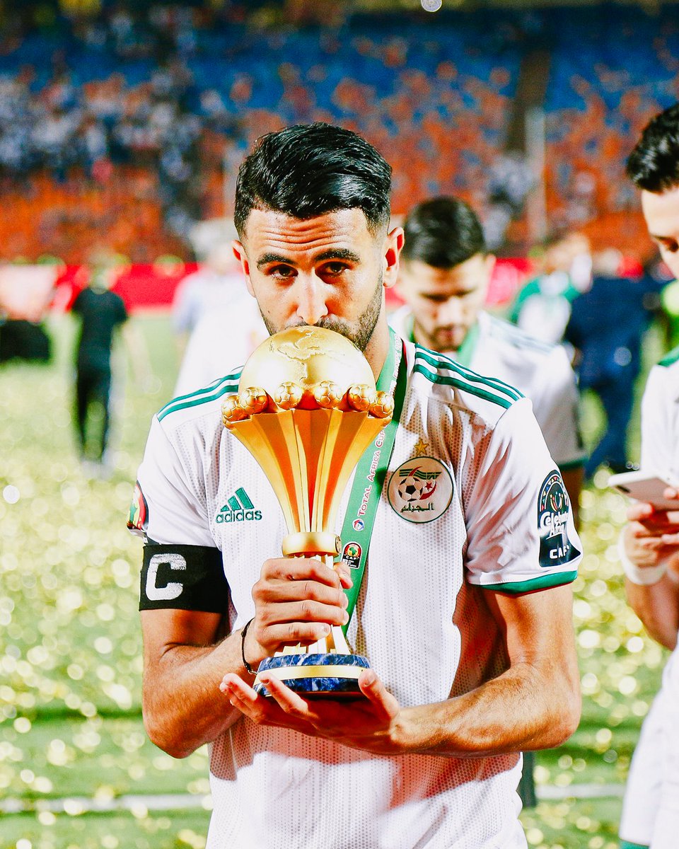 ManCity's tweet photo. Congratulations on a fantastic international career, @Mahrez22 🇩🇿   Best of luck in retirement 🙌🩵 https://t.co/nh7t5H7Sbg