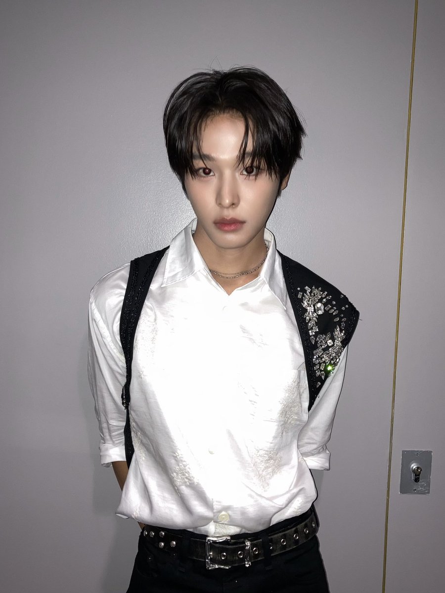 maendariku's tweet photo. @eulnchae kenapa harus nyari, ini kan ada depan mata https://t.co/My9XqW9NQj