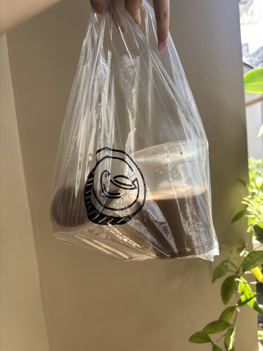 letmegorawr's tweet photo. Buat pemburu kopi enak tapi murah di Jogja, nih ada diskon gojek 50% untuk pembelian couvee
Java + salted caramel cuma 26k aja guys https://t.co/ETSMyIiwRk