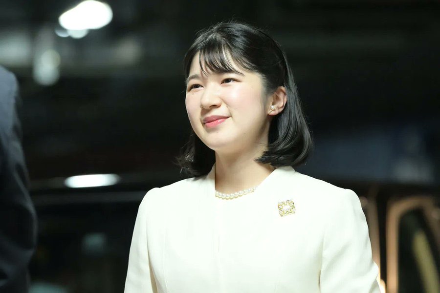 Toki2199r's tweet photo. この写真を見る度に、このかたの立太子の礼がみたい。妻子を守り、盾になり、包んで来られた漢の中の漢である徳仁天皇の心根を引き継ぎ、スーパーキャリアウーマンの雅子皇后の知性を受け継いだハイブリットの最高のお姫様です。それ以外の候補者などいません。 https://t.co/NWfZbsINRA