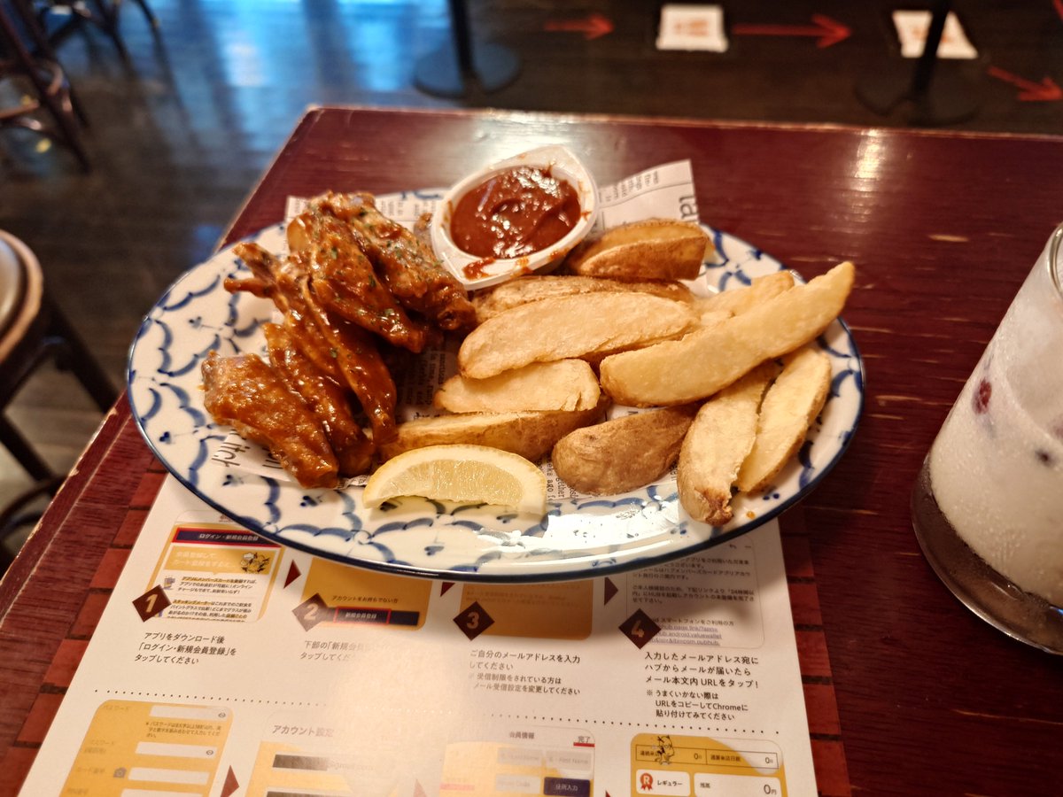 plou0001's tweet photo. hubで莉緒姉さんと乾杯してきました

#ミリオン秋葉原っぱフェスティバル https://t.co/57M7m0dLs9