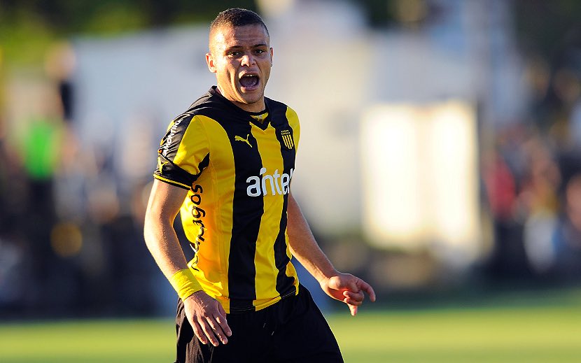 MartinCharquero's tweet photo. Jonathan Rodríguez firmará, en breve, en Peñarol. 

El futbolista no jugaría ningún partido del Intermedio. Estaría pronto para el Clausura. 

💻 https://t.co/2QDDVDif1f https://t.co/b6LUrKjrRg