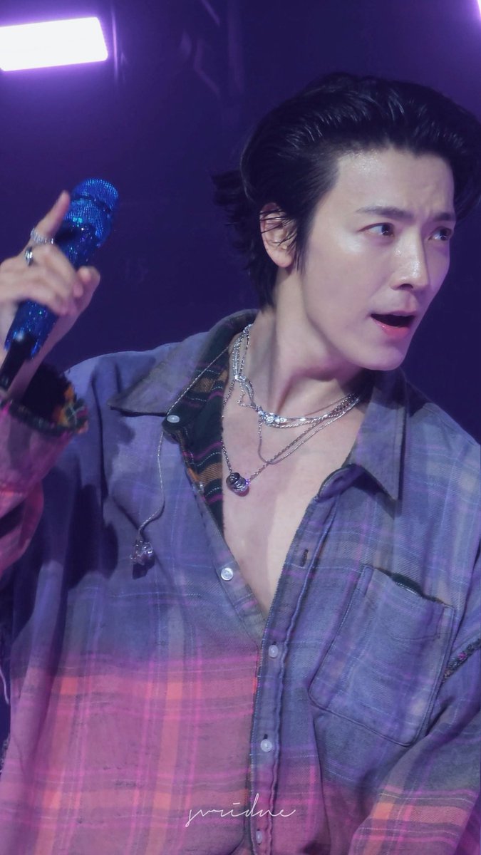 svridne's tweet photo. 🌊 ALIVE in HONGKONG DAY 1 
#동해 #DONGHAE 
#SuperJuniorDnE #SuperJunior https://t.co/ZMI6kzvXU3