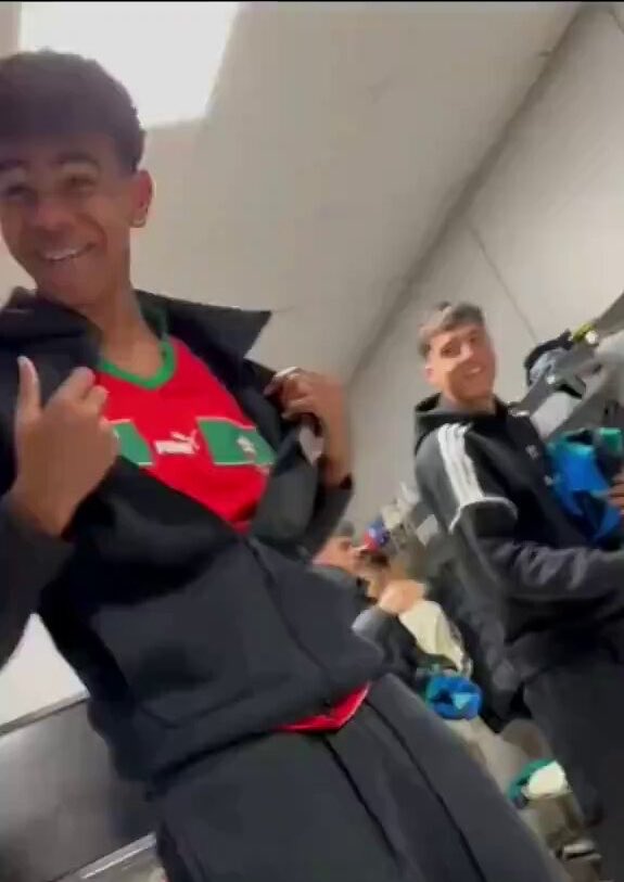 DoroRM_'s tweet photo. Si eres español no te puede representar esta selección. https://t.co/pooNLClWbk