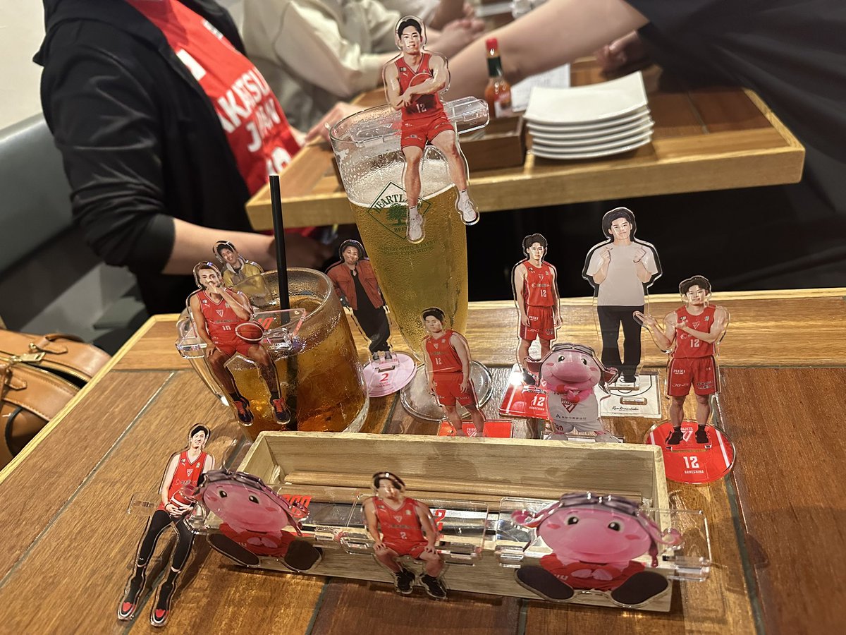 __bobu's tweet photo. リッチワルさんで代表観戦🙌 https://t.co/XAjGDZz7nE