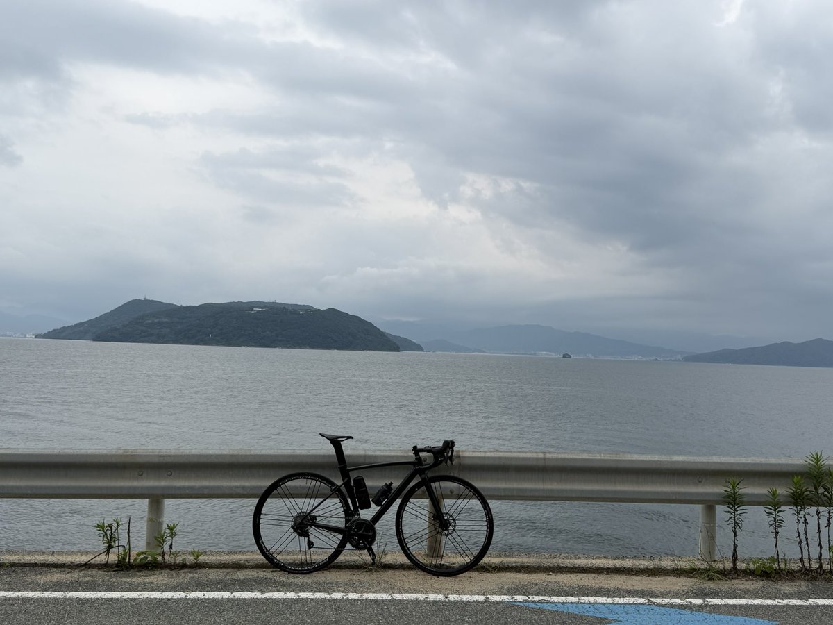 haccho70's tweet photo. 法事で横浜から福岡に移動。
隙をついて志賀島へ。
走りやすくて好き。
これで長めの登りがあれば最高なんだが https://t.co/TKE2ulq5oC