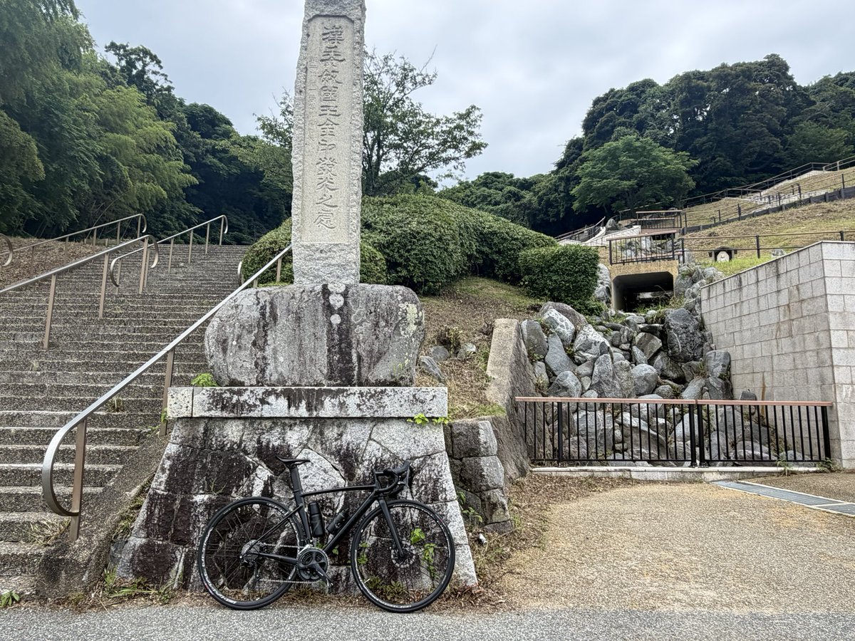 haccho70's tweet photo. 法事で横浜から福岡に移動。
隙をついて志賀島へ。
走りやすくて好き。
これで長めの登りがあれば最高なんだが https://t.co/TKE2ulq5oC