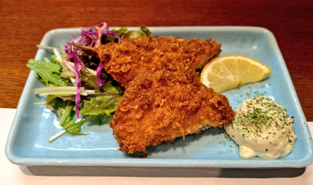 sail_ocean's tweet photo. アジフライ、サクふわで火入れも絶妙、めちゃウマなんやけど、450円てバグじゃないかな。 https://t.co/eGnHmMnrdQ