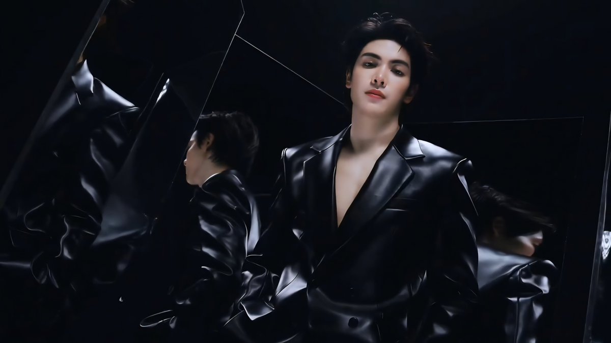 JoongOfficialTH's tweet photo. JOONGDUNK BA URANUS CLINIC 🎉

✨️ @ChenRcj #จุงอาเชน #JoongArchen 

เรียกได้ว่าสมศักดิ์ศรี The Spotlight Icon  : โดดเด่น ชัดเจน น่าจดจำ ที่สุด

ขอขอบคุณ #UranusClinic ที่มอบโอกาสให้ 'จุง-อาเชน' ได้เป็นส่วนหนึ่งในการถ่ายทอดความมั่นใจและเปล่งประกายในแบบของตัวเองกับทางแบรนด์ด้วยนะคะ

ขอฝากติดตามผลงานต่อไปกับทาง Uranus Clinic เร็วๆนี้