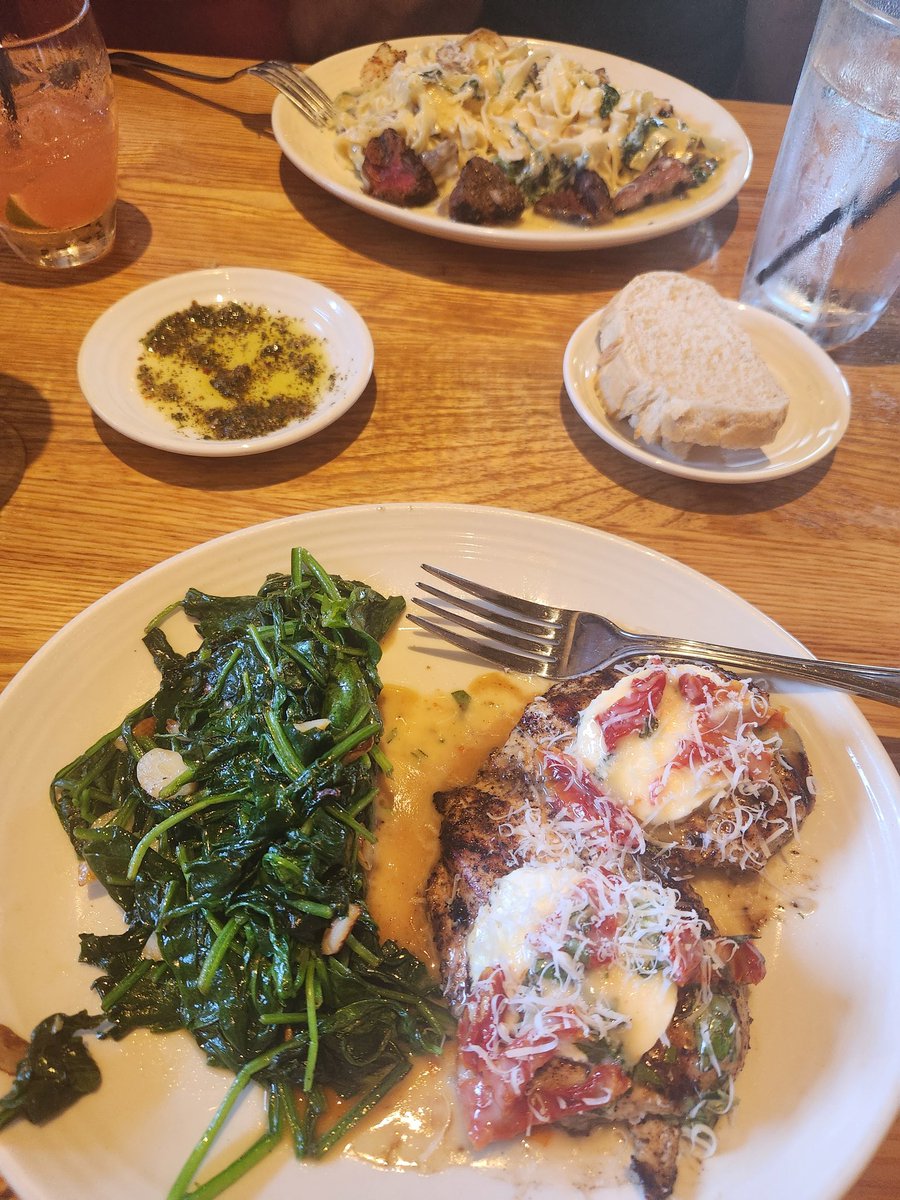 Libraforever86's tweet photo. Some yum https://t.co/YtaNLcwypz