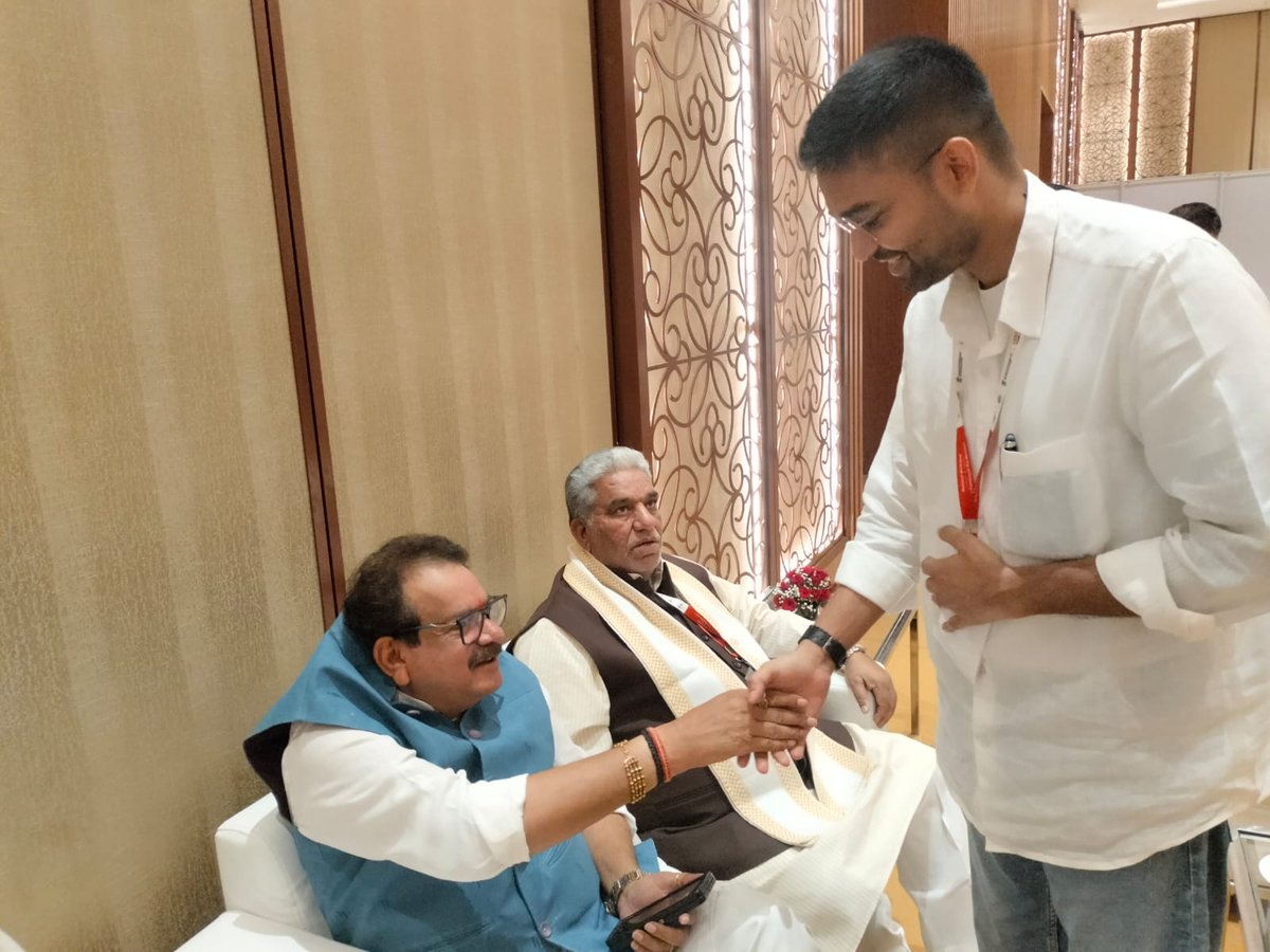 DeepakRLM's tweet photo. नई दिल्ली स्थित भारत मंडपम में आयोजित राज्यों के पंचायती राज मंत्रिगण की 16वें वित्त आयोग की अनुशंसाओं पर राष्ट्रीय कार्यशाला में सहभागिता की कार्यशाला की अध्यक्षता पंचायती राज मंत्रालय,भारत सरकार के माननीय मंत्री श्री @LalanSingh_1 जी,माननीय राज्यमंत्री प्रो. @ProBaghel जी ने की https://t.co/1Zx87XHp0h