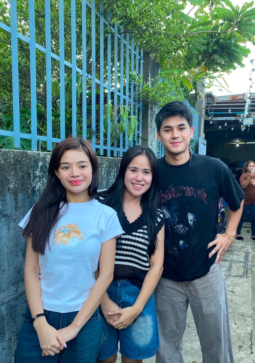28_princessvila's tweet photo. Sobrang sayaaa ko! 🥰 Sa wakas nakita ko din kayo in person . Mahal ko kayo dalawa  🫶🏻 @dustinyuu @biancadeveraa https://t.co/8zyIWSYeW7