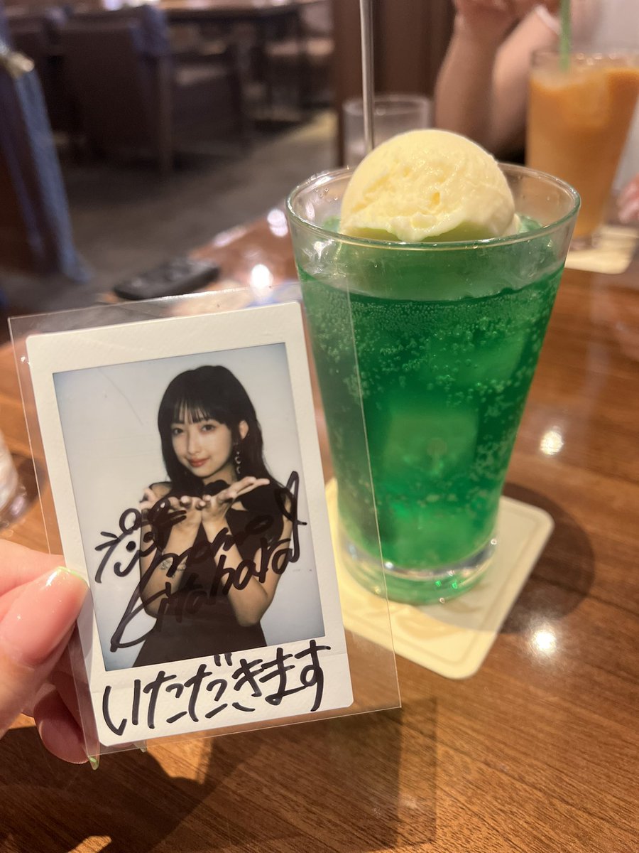 _271076's tweet photo. 元祖いただきますチェキはこちらです https://t.co/5OYpQXItwJ