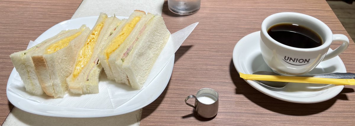 birdrush's tweet photo. 「COFFEE ユニオン」で「ブレンドコーヒー」「サンドウィッチー（玉子、ハム）」を頂きました☕︎🥪 広々として落ち着いた雰囲気の喫茶店でした。美味しかったです。

#鳥急ぎ https://t.co/Gn6dedkrny