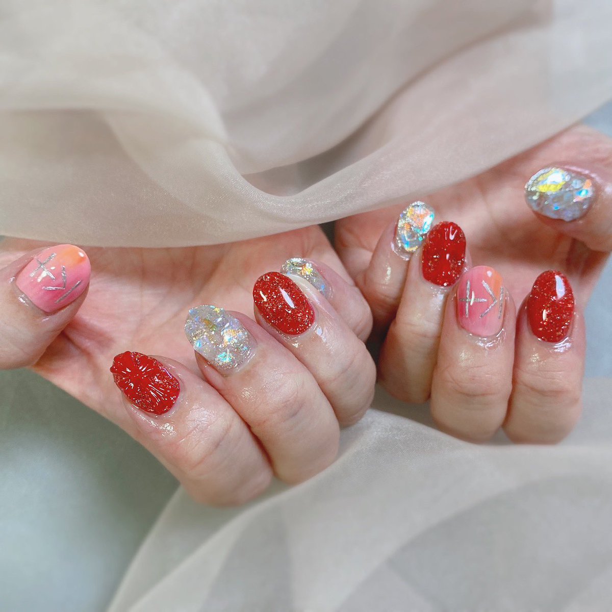 ki__cherry's tweet photo. お昼にファミチキ食べてネイル💅に
行ってきました
LIVE前半はこれで乗り切る
今回のペンライトはみんなちょっと
ずつ模様が違うみたいで
自分だけのオリジナルペンライト💡✨️
でなんだか愛着がわくね❤️うちのコ

 #ULTRActi:on
 #北山宏光 https://t.co/NosZ468Oce