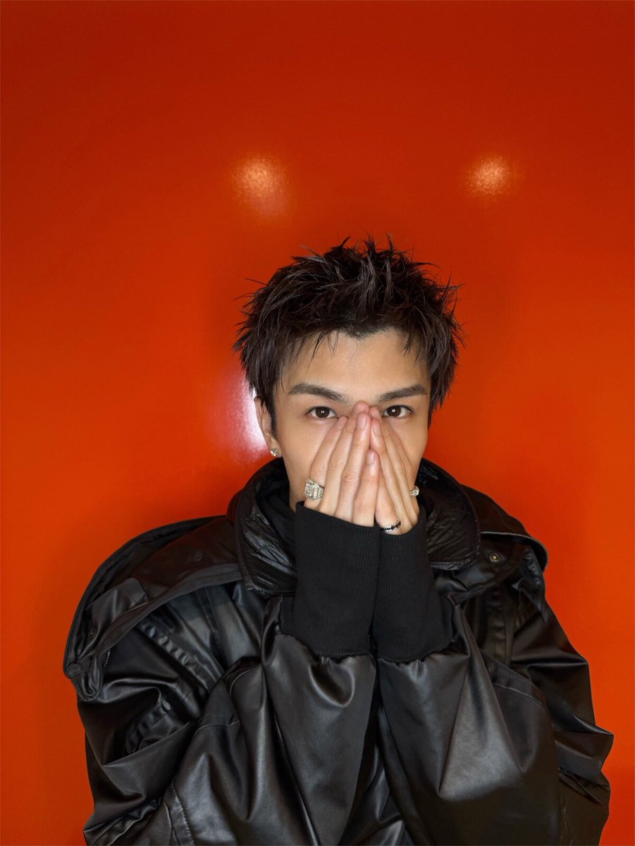 natalie_mu's tweet photo. 岩田剛典、今夜放送「バズリズム02」で
1週間のスケジュールを大公開📅

Tomohiro Kamiyama、ファントムシータ、
デラックス×デラックスらも登場
https://t.co/rYnVPkmJtb

#バズリズム02 https://t.co/GClqSJu2Bq