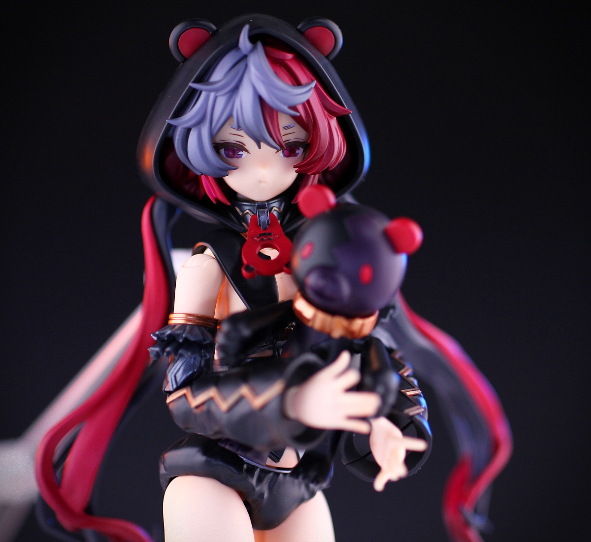 komonoya_4190's tweet photo. 30MS メルンジャ を制作しました！
今回は「小悪魔パンク」「ホラーポップ」な赤黒カラーにカッパーで差し色を加えてみました。めるんじゃかわいいんじゃ( ˊᵕˋ )
#30MS https://t.co/twdxEaZciP