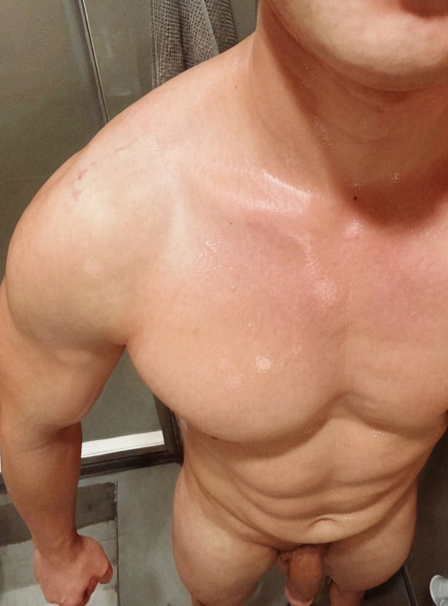 thihasoe_ts's tweet photo. Bruises on every leg day 😣 https://t.co/X78D2aV3Jv