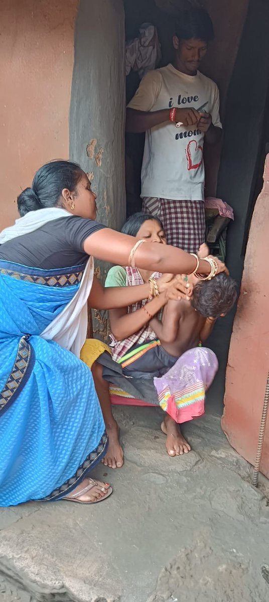 nvbdcpkandhamal's tweet photo. Malaria postive case follow up and LLIN supervision by HW male , HW  female and ASHA  at AAM Jhiripani under CHC Tumudibandha Block.

#MalariaFreeKandhamal
#ମ୍ୟାଲେରିଆମୁକ୍ତକନ୍ଧମାଳ 
#मलेरियामुक्तकंधमाल https://t.co/HyKMycHC18