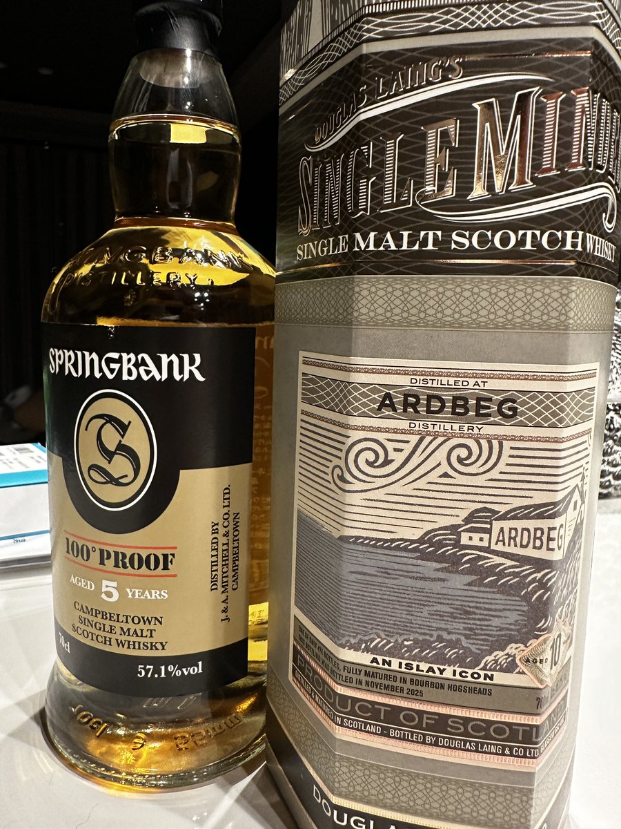 DeadorDead758's tweet photo. いいお買い物ができました☺️ardbegホント楽しみすぎる🥃 https://t.co/ZvnC5BsI1E