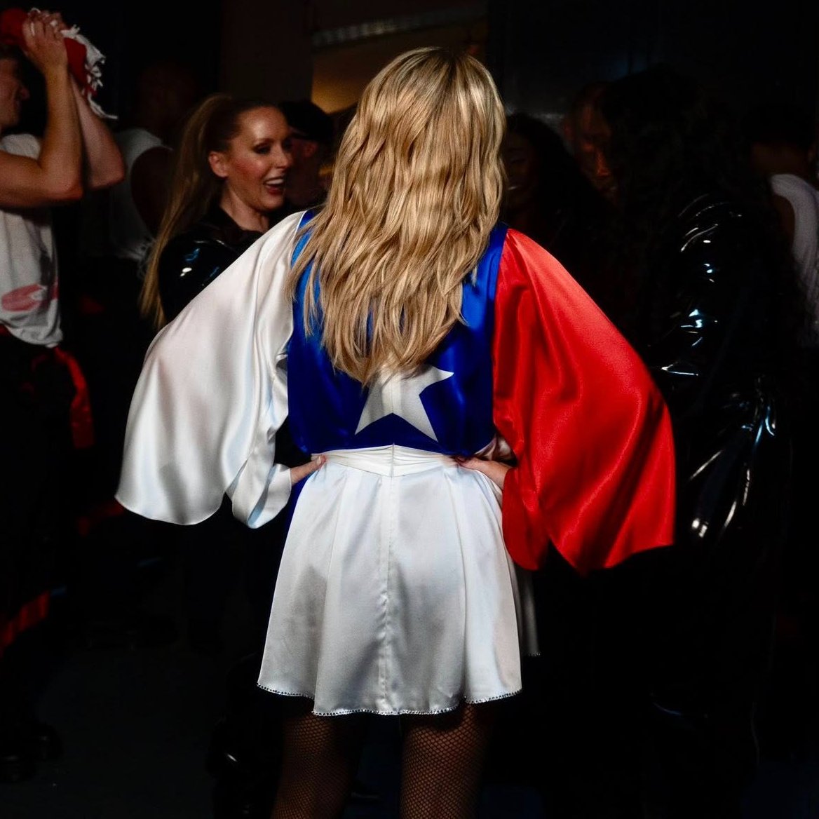 KylieTWST's tweet photo. Chilean fans have launched an ambitious campaign to bring Kylie Minogue to Latin America's biggest stage, Festival de Viña 2027.

Read here: https://t.co/oK5vKBtTl2 https://t.co/DE9o5fGu34