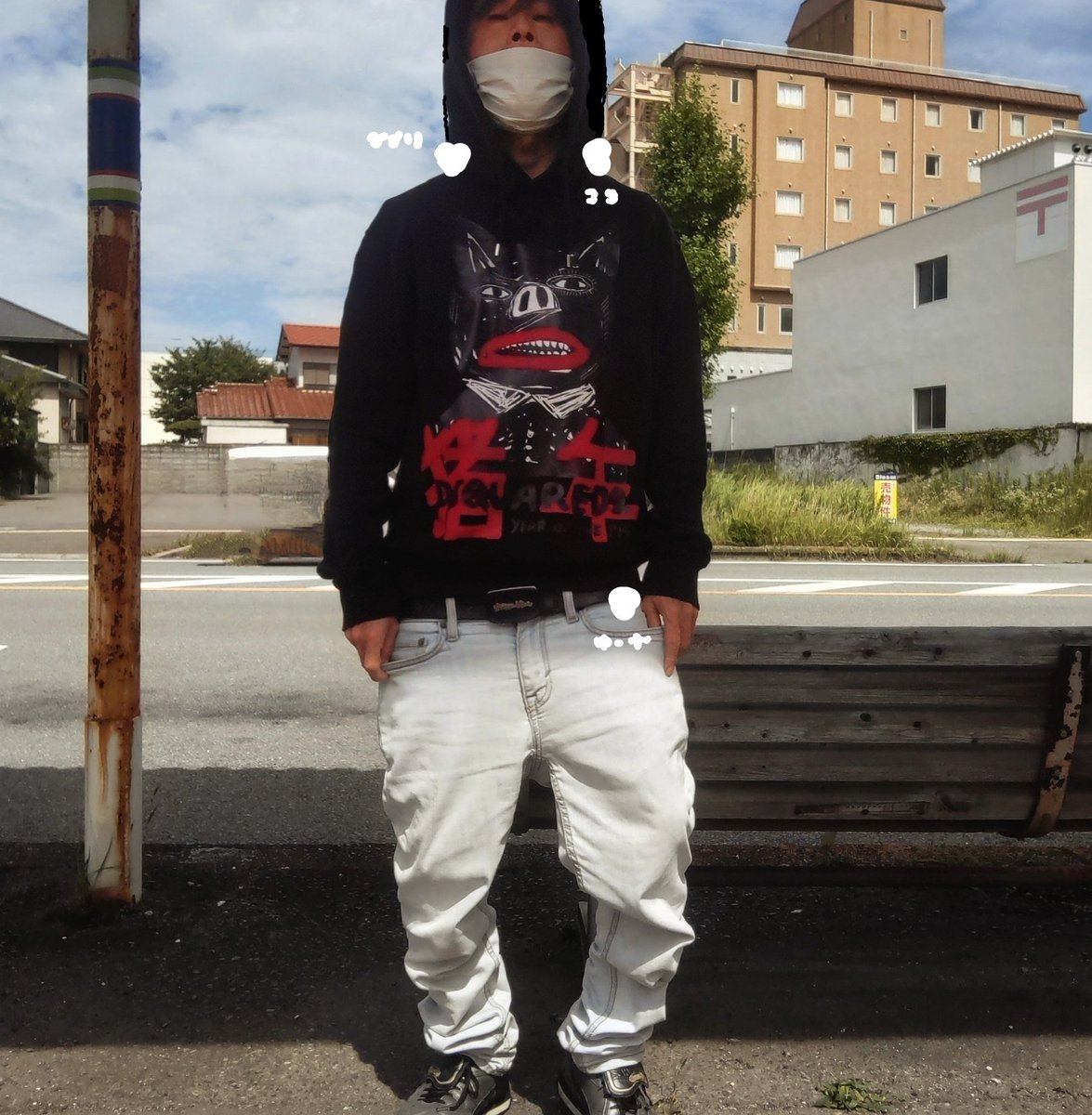 1989Chiba's tweet photo. フード部位(←ココ)色飛んだので塗った。 https://t.co/zKwqJQ0XTS