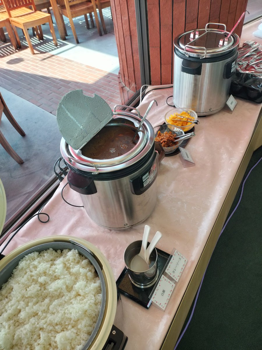 CccsInfo's tweet photo. 皆様、おはようございます！
7/9迄ランチバイキングを開催
ゴルフの後はバイキングで満腹に！
期間限定です��で、是非ゴルフしてバイキングを！
ゴルフ利用以外のお客様のご利用も可能ですが、ゴルフのお客様優先になります。7/6は定休日で利用不可
＃ゴルフ　＃ランチバイキング　＃栗山 https://t.co/hrYHVLfUMK