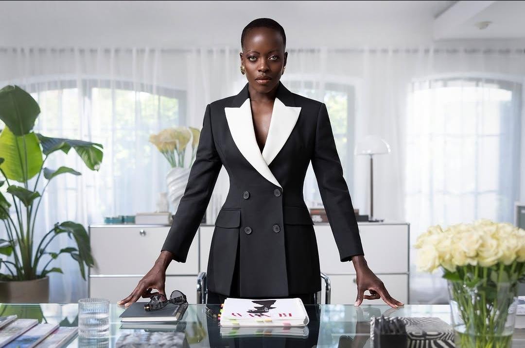 MeninoHaron's tweet photo. Florence Kasumba será Miranda Priestly na versão alemã do musical "O Diabo Veste Prada", que estreia em dezembro deste ano.
BOM DEMAAAIIS!!!! 👠🔥 https://t.co/zpMjEsGWhF