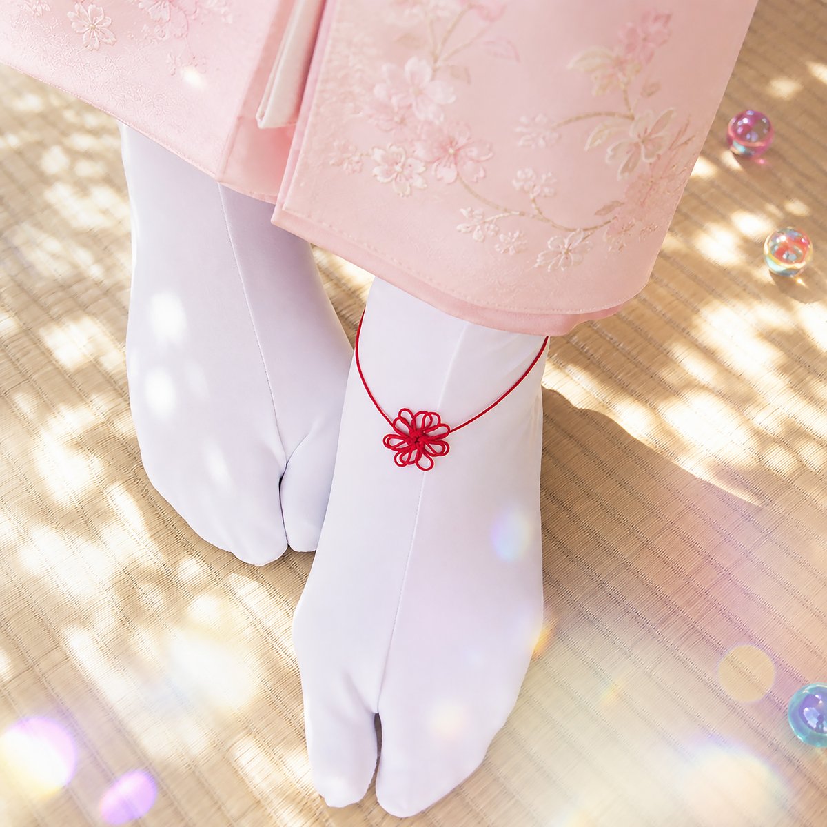 nuta_design's tweet photo. 7月3日(金)の再販売
飾り結びアンクレット「ひとさしの、果」

和風アンクレットという新しいアプローチ。
つけているのを忘れるほど軽やかです。
ただし耐水性はなく繊細なので、インドア向け。

Elegant Red Japanese Ornamental Knot Anklet
優雅紅色日式飾結腳鍊 https://t.co/wj2ozpNIIn