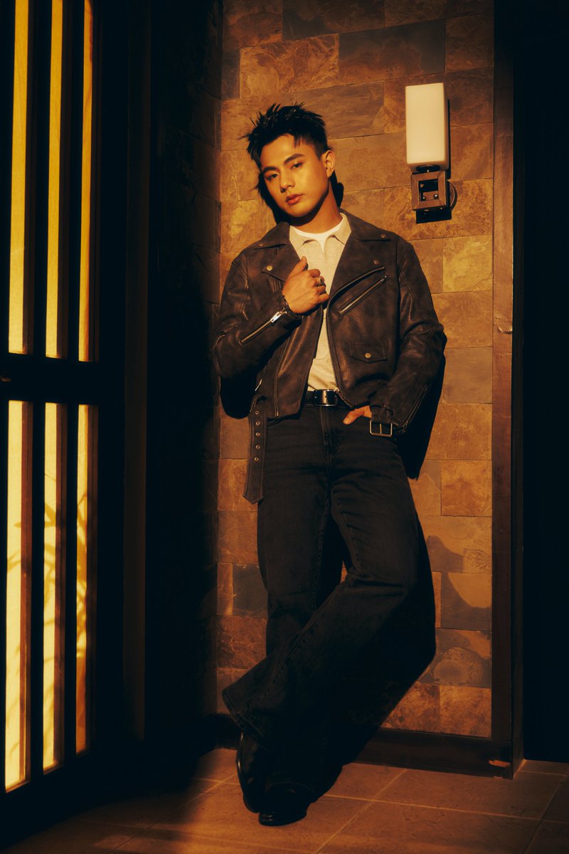 bgyo_ph's tweet photo. Like a fire burning. @BGYO_JL 🔥

The 'Sinta' Official Video will be released on July 9, 7PM PHT. In the meantime, keep streaming 'On Demand' EP here:
🔗 https://t.co/Z2q23qiqsV

#BGYO #BGYO_OnDemandEP #BGYO_Sinta https://t.co/7bveylioUj