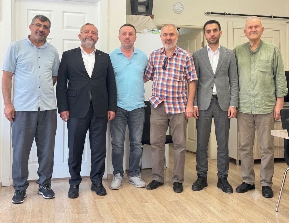 abdlhaslan's tweet photo. İstanbul Güngören İlçe Başkanımız Sayın Said Aydın ile birlikte, Anadolu Engellileri Birleştirme Derneği İstanbul Şube Başkanı Sayın Hasan Çatalbaş’ı mübarek hac ibadetini eda etmesi vesilesiyle ziyaret ettik.

Ziyaretimizde, özel gereksinimli vatandaşlarımızın karşılaştığı sorunlar, beklentileri ve çözüm önerileri üzerine de kapsamlı bir istişare gerçekleştirdik. Toplumsal dayanışmayı güçlendirecek her çalışmanın yanında olmaya devam edeceğiz.

Nazik ev sahipliği ve samimi misafirperverlikleri için Sayın Hasan Çatalbaş’a ve kıymetli ekibine teşekkür ediyor, hac ibadetlerinin Yüce Allah katında kabul olmasını niyaz ediyorum.