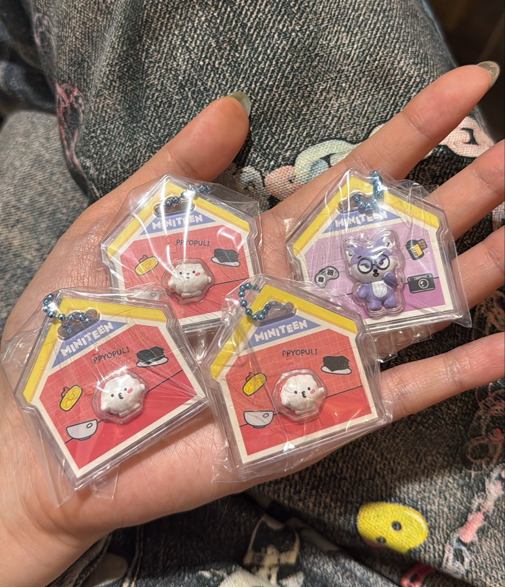 Geneen197's tweet photo. SEVENTEEN セブチ MINITEEN ミニティーン パッケージチャーム グミ 交換

譲　ウォヌ　ウジ✖️3

求　ジョンハン　ドギョム　スングァン　バーノン　

まとめ優先

郵送が、7/7渋谷で手渡しの交換希望です
難しいと思いますが、よろしくお願いいたします🙇‍♀️ https://t.co/77gnRoHPo0