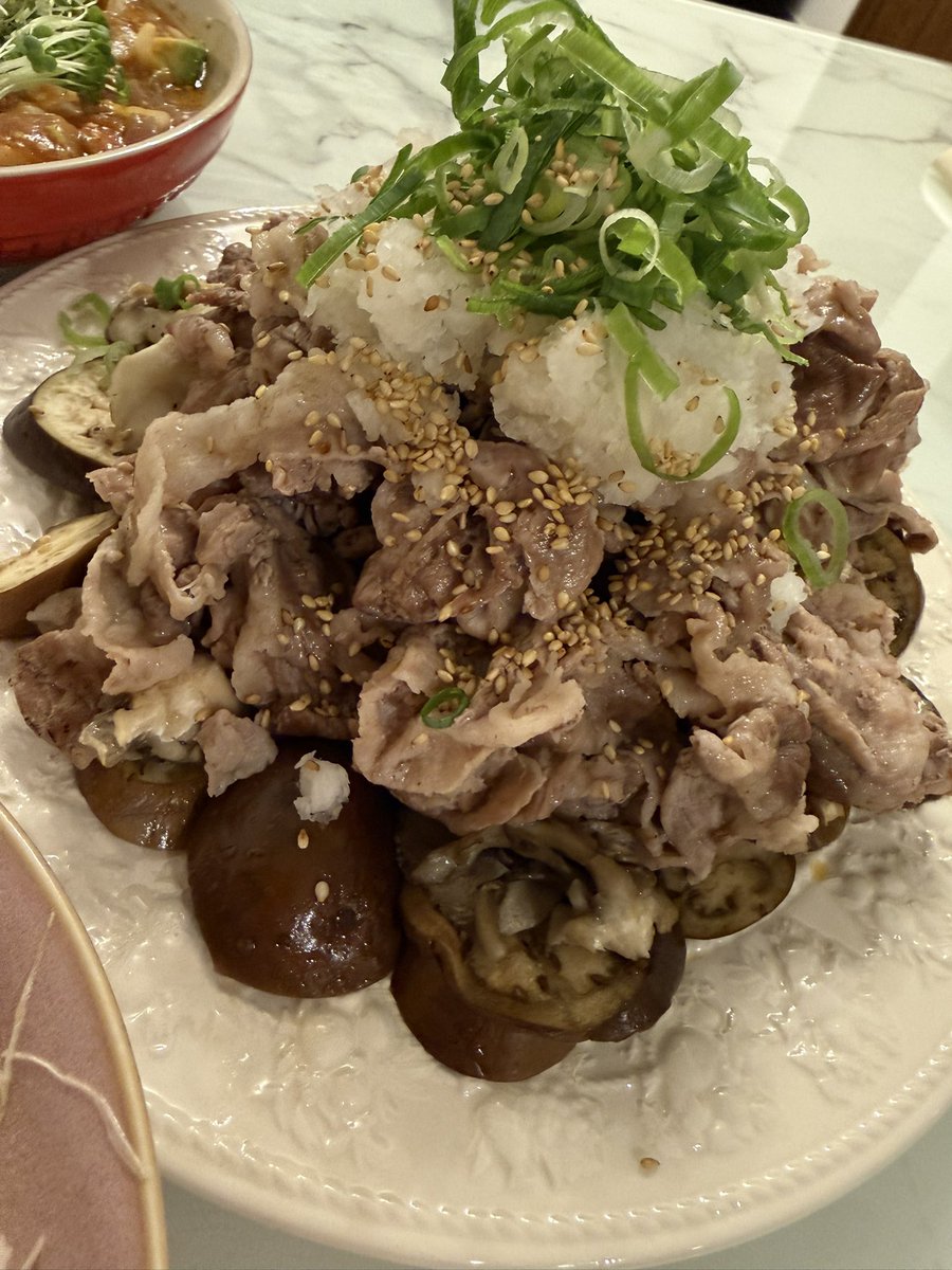 shoko55mmts's tweet photo. ごはんこさえた

炊き立てミルキークイーン
あぐー豚舞茸なす鬼下ろしポン酢
おさしみアボカドコチュジャンユッケ
あまい白だし卵焼き

スイカ🍉 https://t.co/ArJQFcVsD1