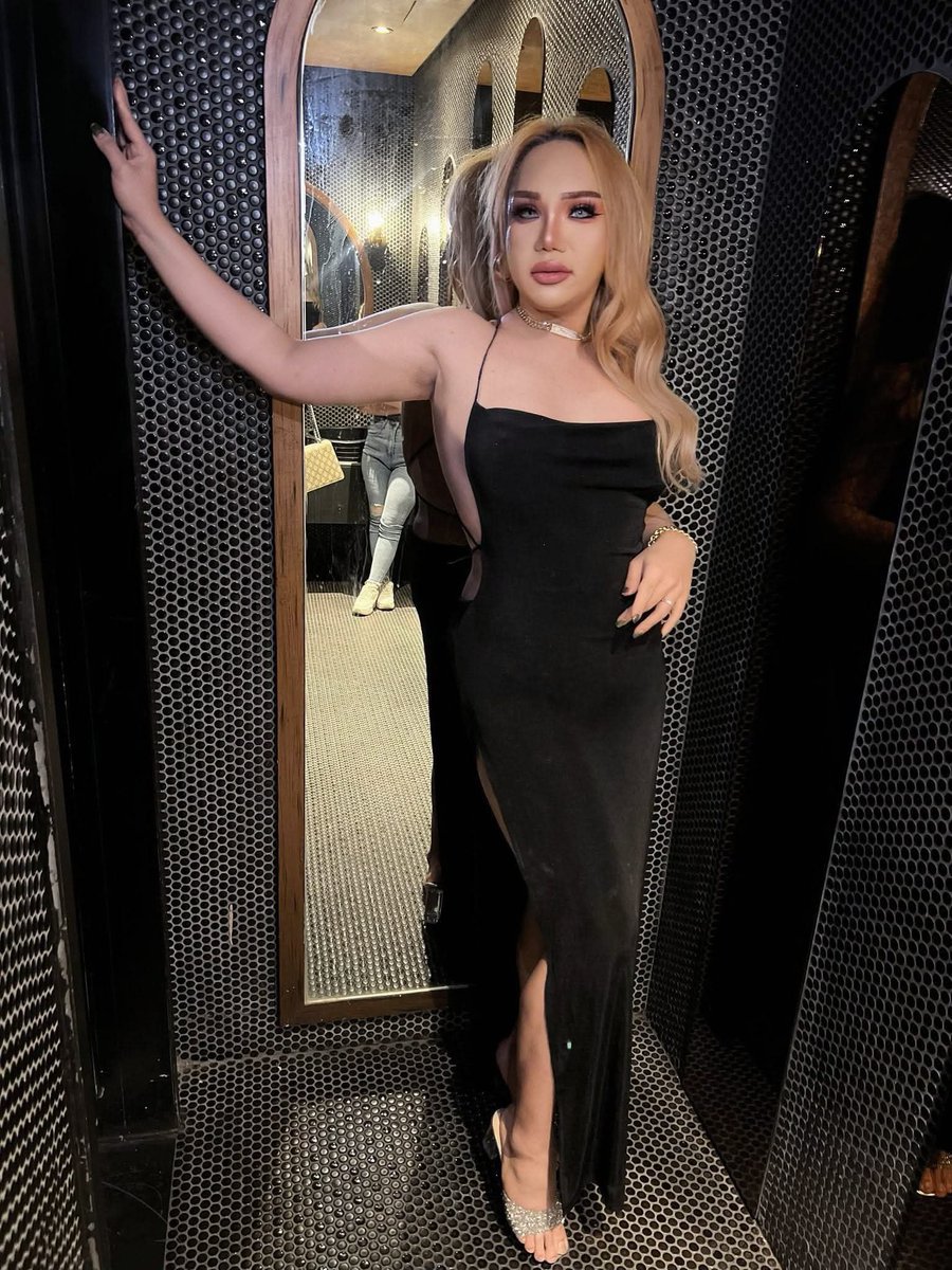 khafwatir's tweet photo. #ladyboy_jeddah
#jeddah_ladyboy
#mistress_jeddah
#jeddah

سأبقى هنا ليومين آخرين، لذا تفضلوا بأن
 تكونوا عبيداً لكلبي. https://t.co/cbTaQtNkIn