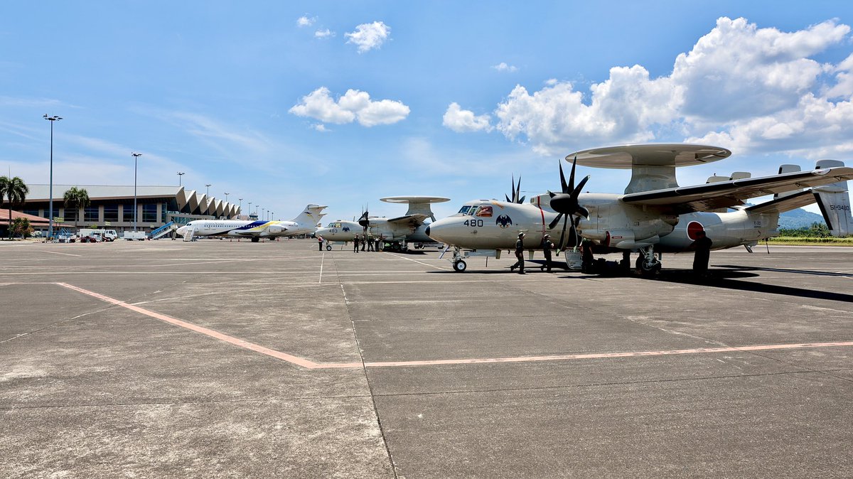 JASDF_PAO_ENG's tweet photo. On July 3, #JASDF E-2D made its first visit in Indonesia. En route to Australia for #SC26, 603 SQ had a SMEE with Indonesian Air Force (TNI AU). 🇯🇵🇮🇩 #JASDF promotes mutual understanding with TNI AU and remain committed to realizing #FOIP . https://t.co/FUiMIch3oN