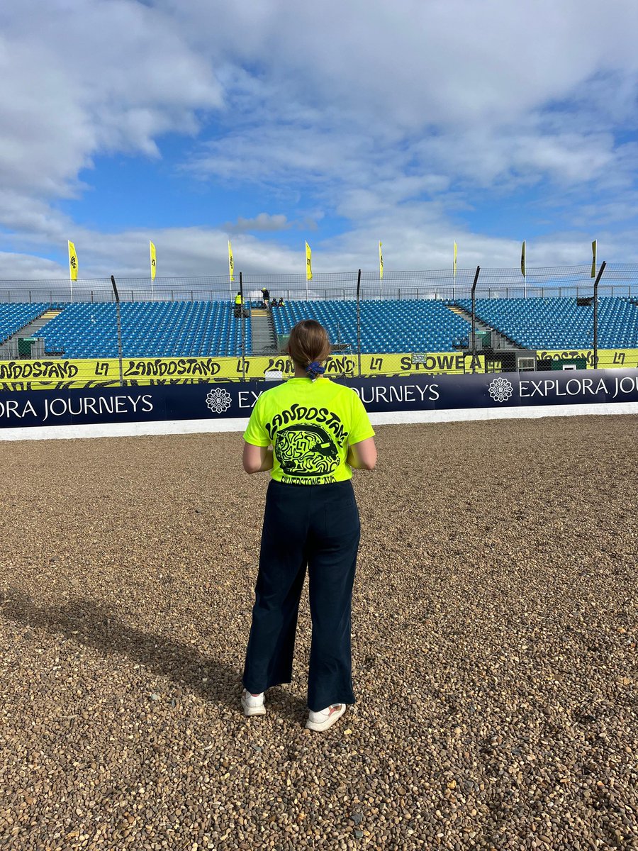 narryspeonies's tweet photo. Major Silverstone fomo this weekend😭 https://t.co/JVzambxK6J