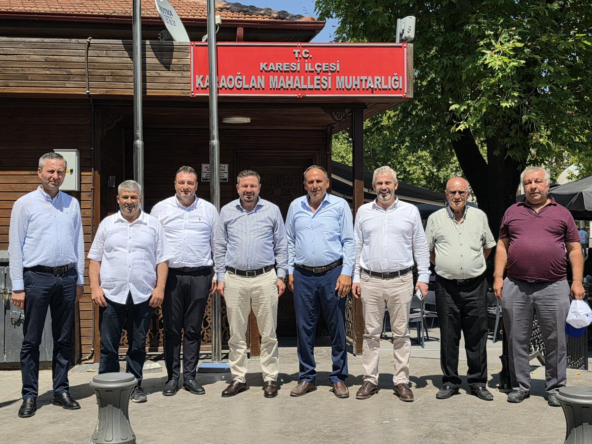 ma_balikesir's tweet photo. 📍Karaoğlan Mahallesi
Karaoğlan Mahallesi Muhtarlığımızın düzenlemiş olduğu Aşure Hayrına katılarak hemşehrilerimiz ile bir araya geldik. Muhtarımız Mesut Kobak'a nezaketi ve misafirperverlikleri için teşekkür ediyoruz. https://t.co/ifOqbZv79L