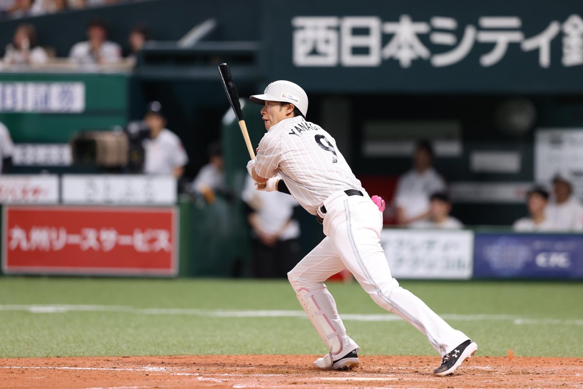 takafullc2's tweet photo. たかほーーーー！！！

これでホークス、引き分けを挟んで6連勝です！

先発のスチュワート投手が6回途中2失点で5勝目！

4回、柳田悠岐選手と川瀬晃選手の連続適時打で逆転に成功しました！！！

頼もしい勝ちパターンたちも無失点ピッチ！！！

首位キープです！！！！！

#sbhawks #鷹フル https://t.co/yRSw7PygE3